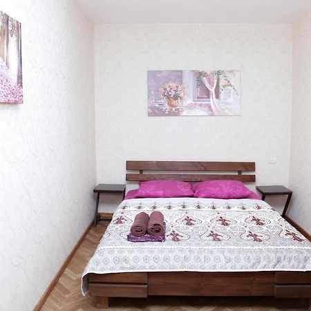 Apartments On Yavornitsky Av. Dnipro Esterno foto