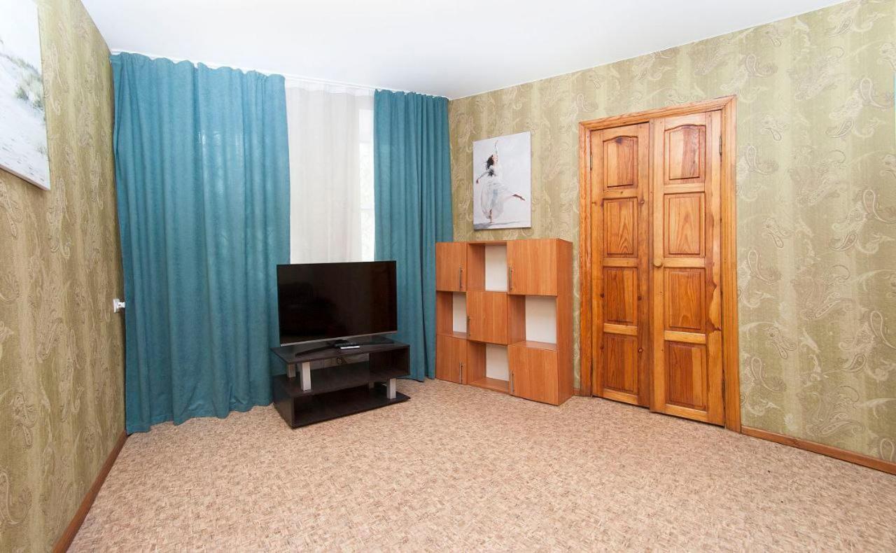 Apartments On Yavornitsky Av. Dnipro Esterno foto